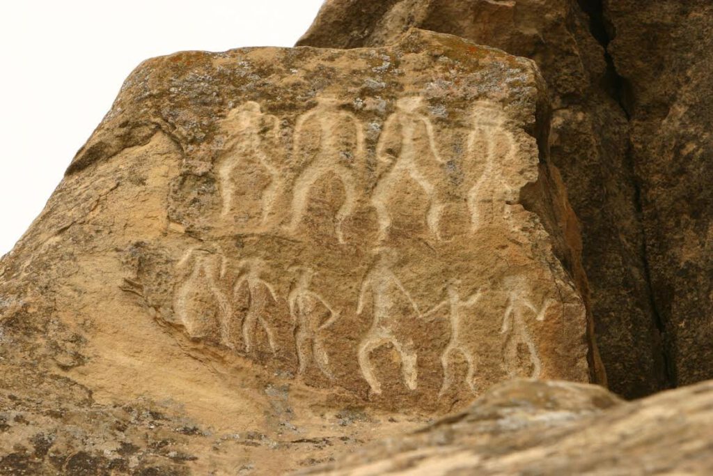 Aserbaidschan für Selbstfahrer, Impression Gobustan Petroglyphen Felszeichnungen mit Kaukasus-Reisen