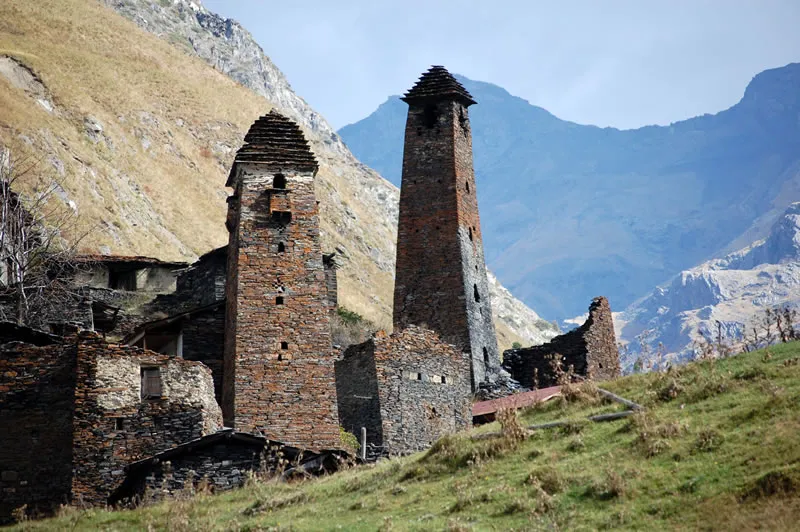 Georgien Reise Georgienreise Wandern Wanderurlaub Trekking Trecking Treckingreise Tour Tuschetien Tusheti Omalo Schatili Shatili Chewsuretien Khevsureti mountains Berge Kaukasus Urlaub Ferien Abenteuer Abenteuerreise Offroadtour Offroadreise individuell Kleingruppe Hochgebirge Steppe Tiflis Tbilissi Tbilisi Kaukasus-Reisen Natur Tiere Transhumance Pferde Guide Zelten Camp Atsunta Pass Stepantsminda Juta Dshuta Kasbegi Kazbegi Kasbek Shatili Schatili